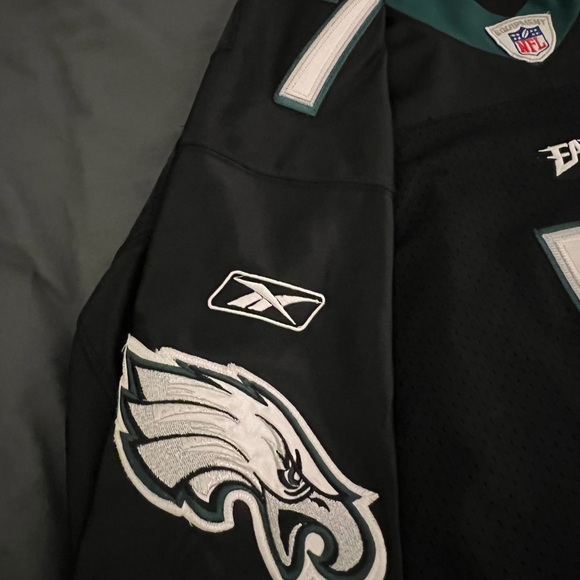 Reebok Men's Black and Green Jersey - Picture 4 of 7